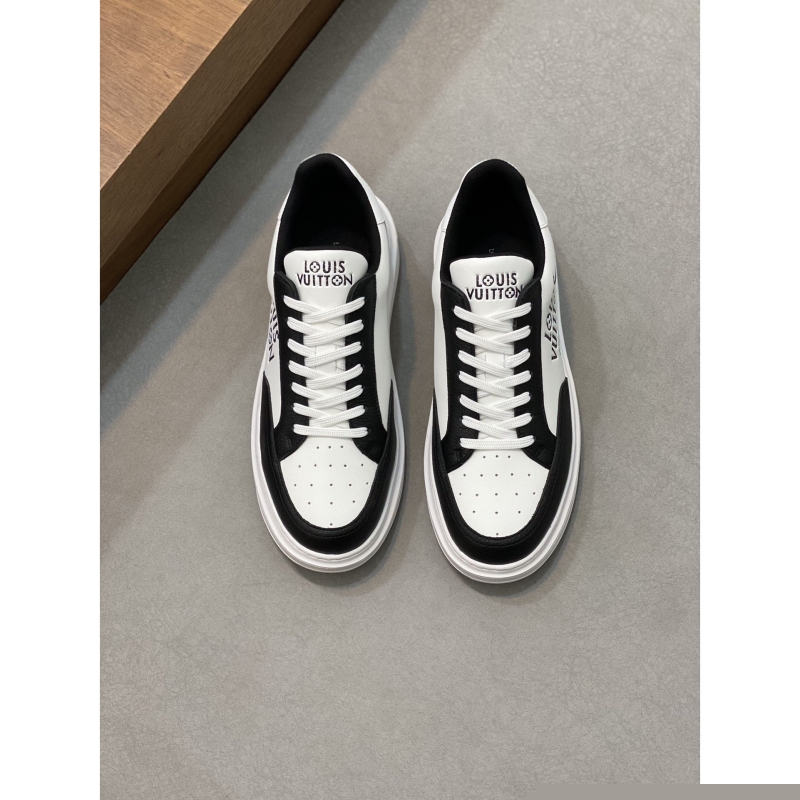 l**is V*t*n sneakers